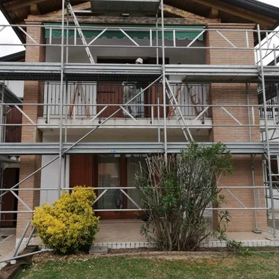 Facciata di un’abitazione rinnovata con il ciclo per esterni Sikkens, foto 2 di 8