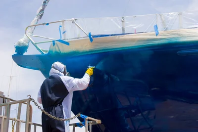 Nautica: antivegetative, vernici per scafi e legni pregiati, foto 3 di 10