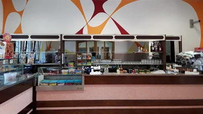 Oratorio Don Bosco a San Donà di Piave, portico e interni colorati, foto 4 di 9
